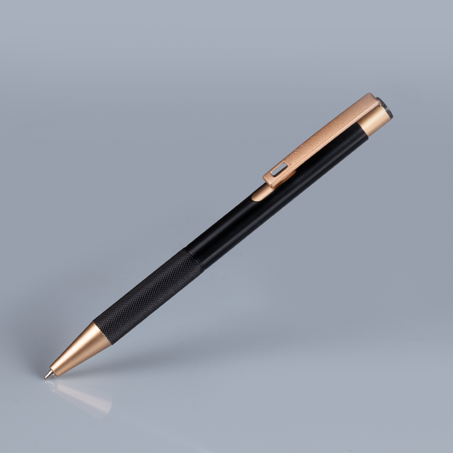 Bolígrafo de aluminio negro "STRONG", con terminales encobrizados.